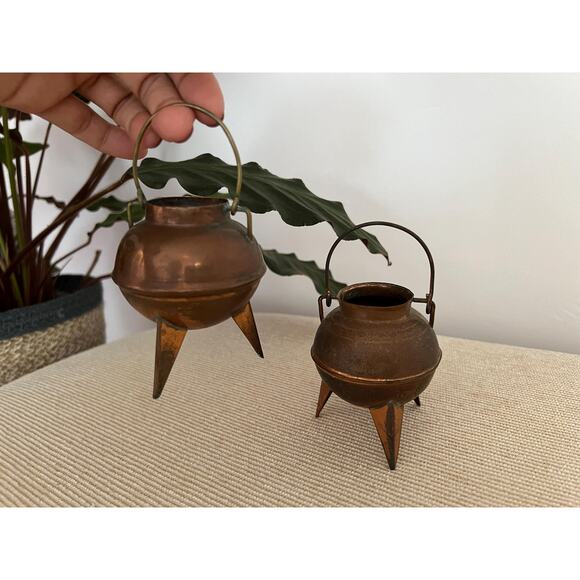 Vintage Pair of Mini Copper Cauldrons Brass Handle — Halloween & Fall Planters - Picture 1 of 10